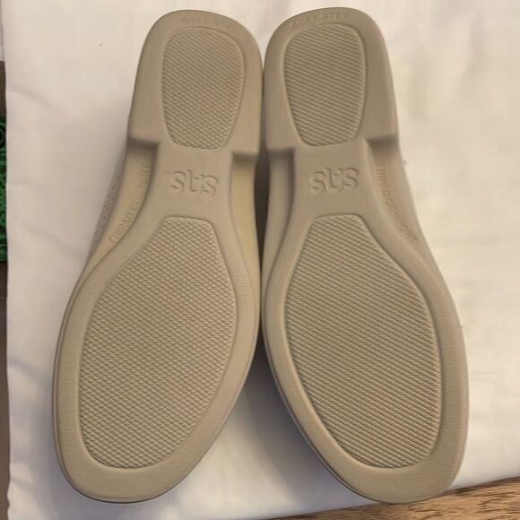 SAS PEARL BONE COLORED COMFORT SHOES.  NEW - Picture 6 of 12